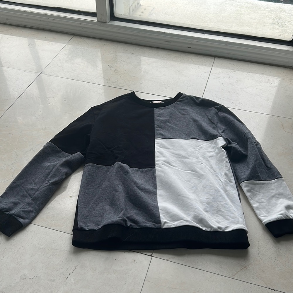 Kids sweatshirt new no tags- fits an adult size xs